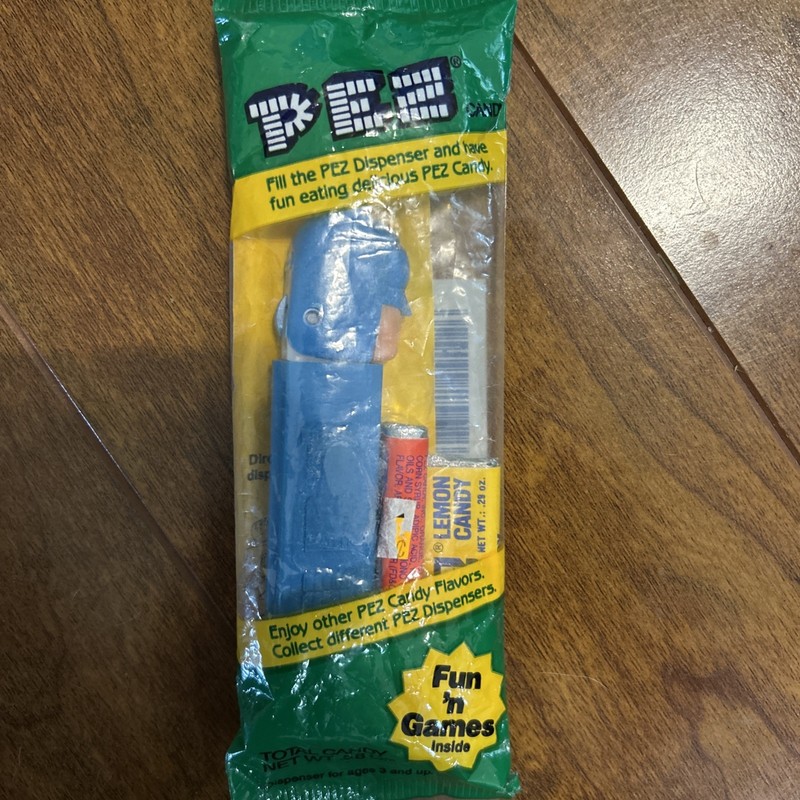 Batman Pez Candy Dispenser DC Comics 1985 Vintage Suit. In package