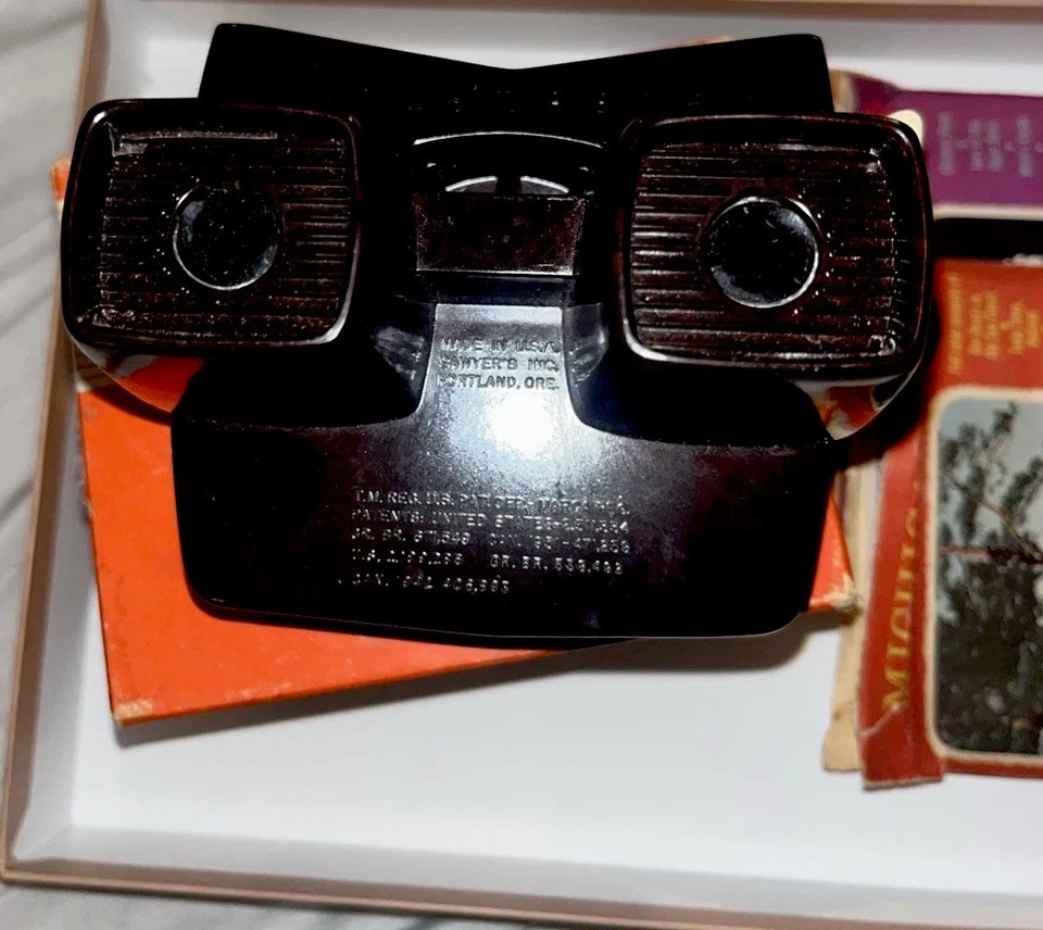 Vintage 1950s Sawyer’s View-Master Model E 3D Viewer w/ Box & 3 Reel Sets. - Image 4 of 4