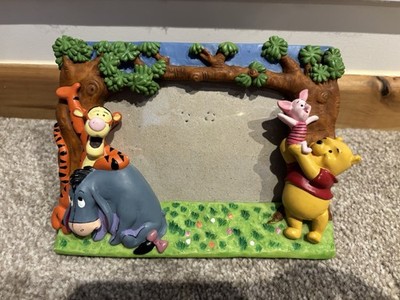 Authentic Disney Vintage Solid 3D Resin Winnie The Pooh & Friends Picture Frame