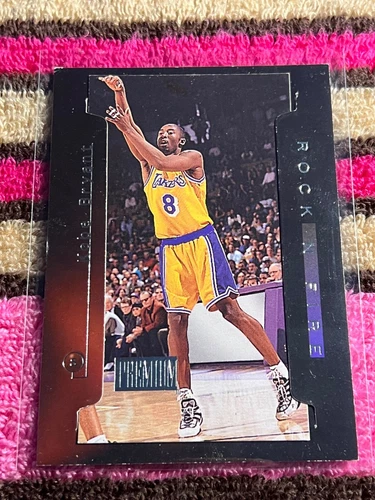 1997-98 SKYBOX PREMIUM ROCK N FIRE #2RF KOBE BRYANT LAKERS HOF EXMT LEGEND CARD!