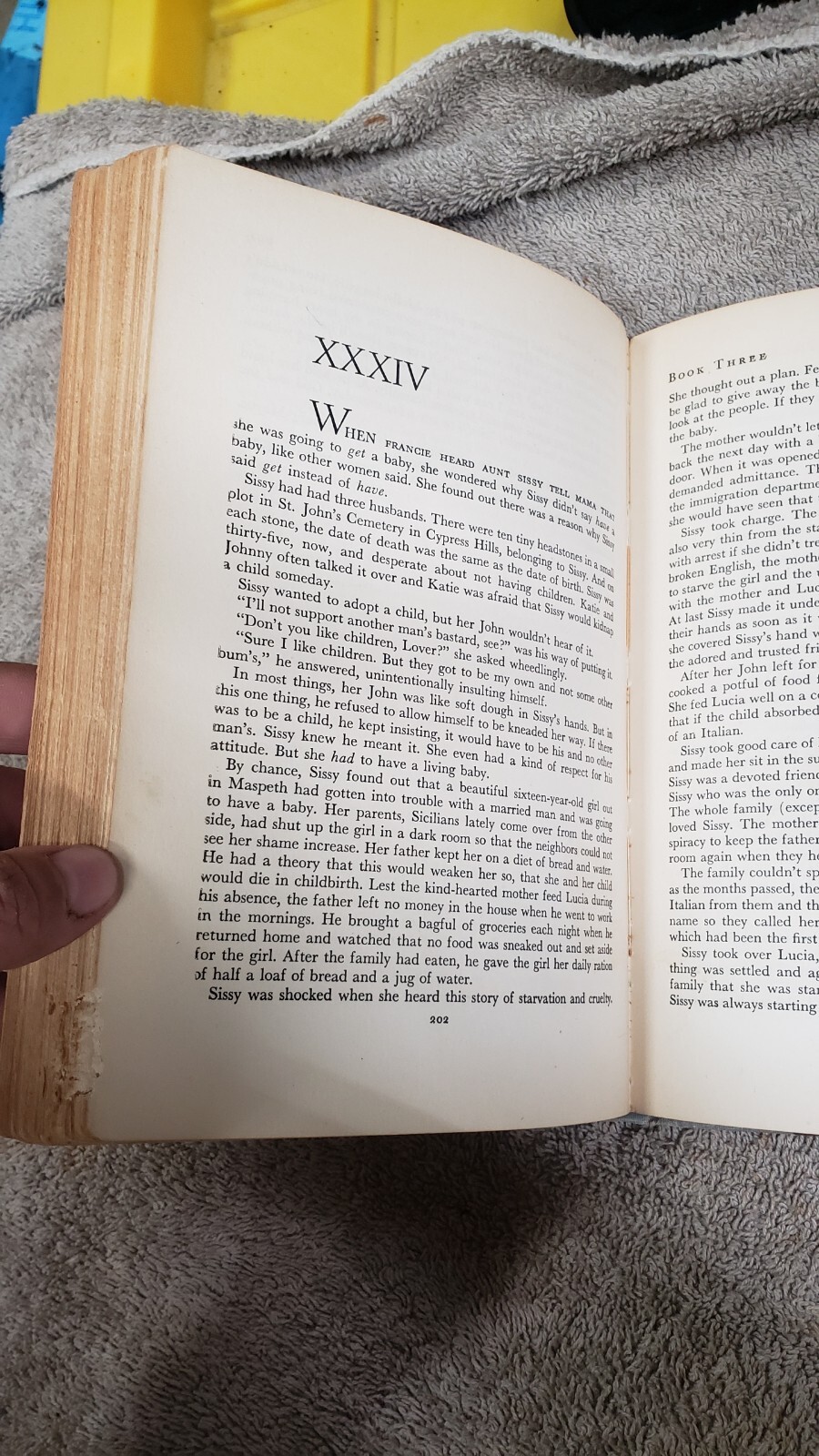 Vintage A TREE GROWS IN BROOKLYN by Betty Smith Harpers and Bros 1943