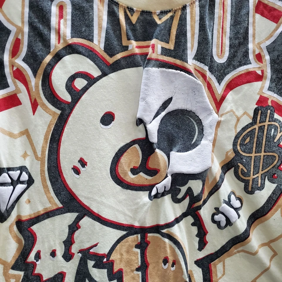 Camiseta Southpole Feminina Top Pequena Creme Chaos Urso de Pelúcia Gráfica LEIA - Imagem 2 de 4