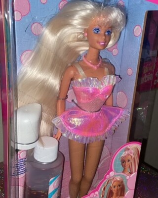 1995 Mattel Barbie Foam N Color Barbie Doll with Pink Foam #14457