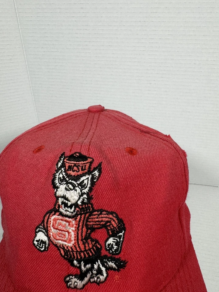 Sombrero de Colección Años 90 NC State Wolfpack Para Hombres Lana Cabeza de Bloque Snapback Aguja Americana Foto 2 de 4