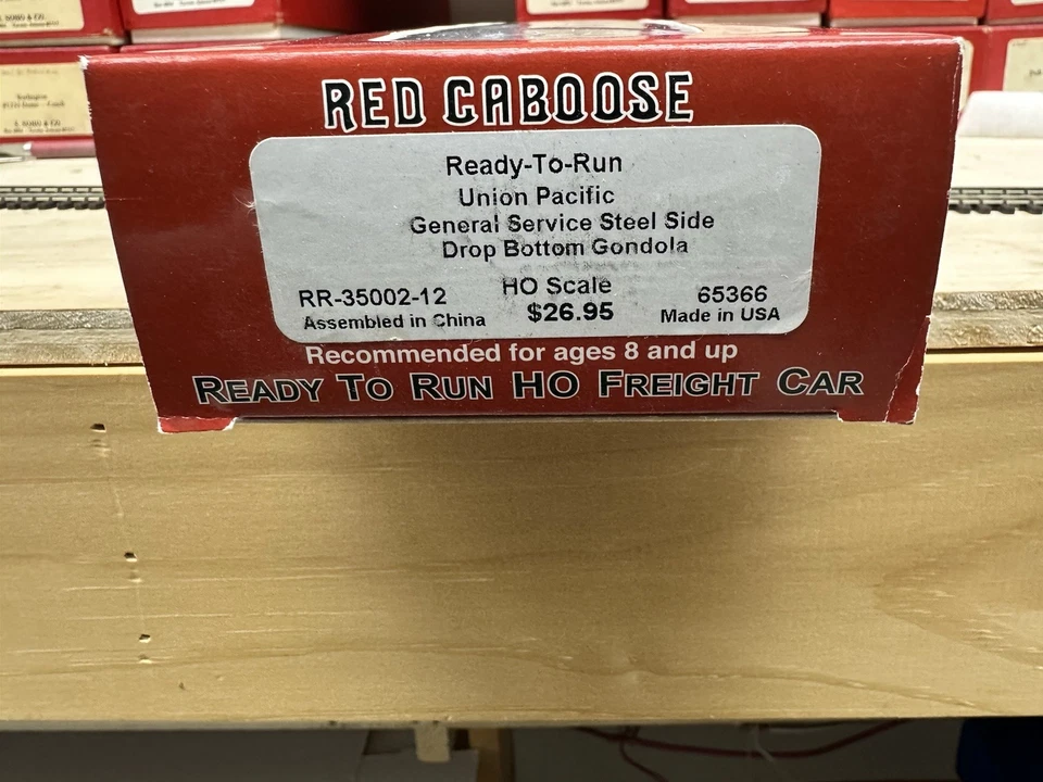 Red Caboose Union Pacific General Service Steel Drop Bottom Gondola #65366 NOS - Image 2 of 2