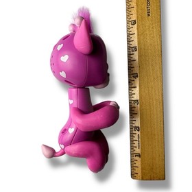 WowWee Fingerlings ~ BFF Meadow ~ Baby Giraffe ~ Interactive Toy - USED