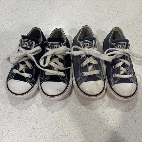 Due paia di Converse All Star per bambini piccoli taglia 8