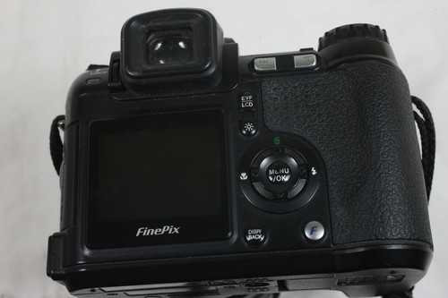 Fujifilm FinePix S Series S5600 5.1MP Digital Camera - Black - Picture 4 of 4