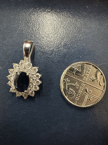 18ct White Gold Sapphire & Diamond Pendant - Stunning Hallmarked Cluster Pendant - Picture 16 of 16
