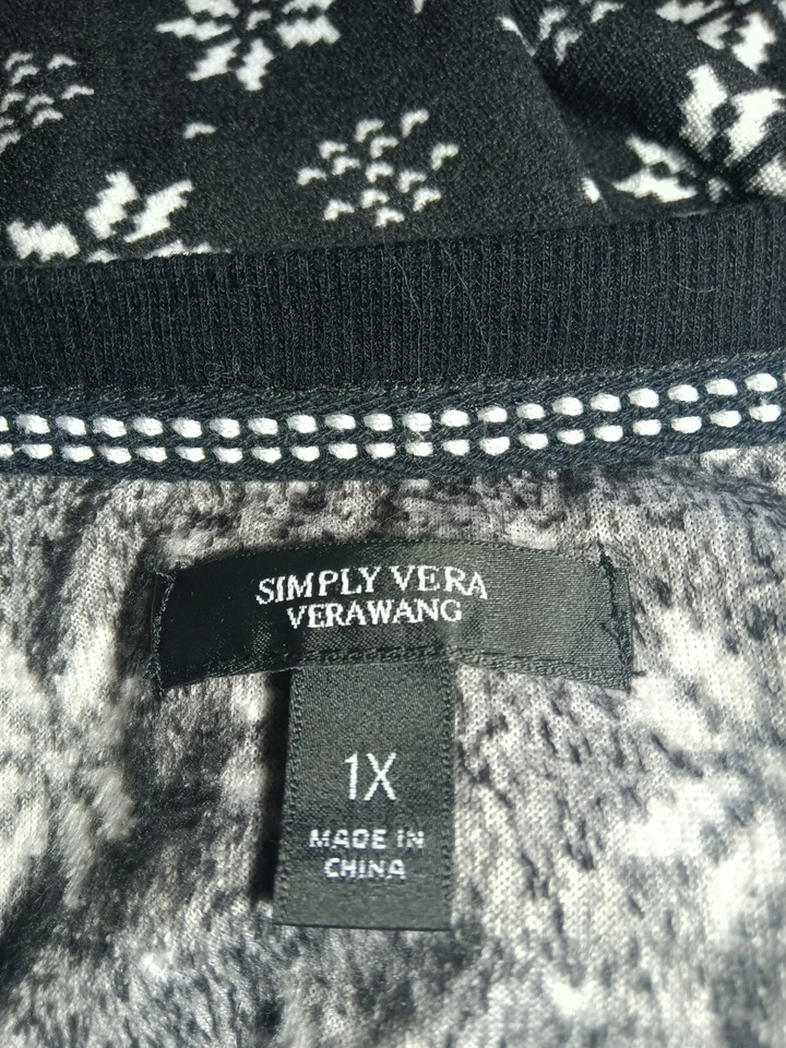 Womens Simply Vera Wang Soft Fleece Gray Black White Sleepwear Lounge Top SZ 1X - Image 3 of 4