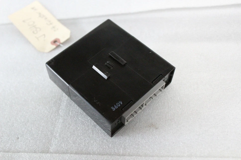 SUBARU FORESTER 2003-2005 MÓDULO UNIDAD DE CONTROL INTEGRADO MULTIFUNCIÓN J8407 Foto 4 de 4