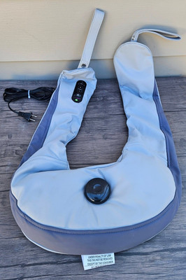 bYoung PROSPERA Neck and Shoulder Massager R66