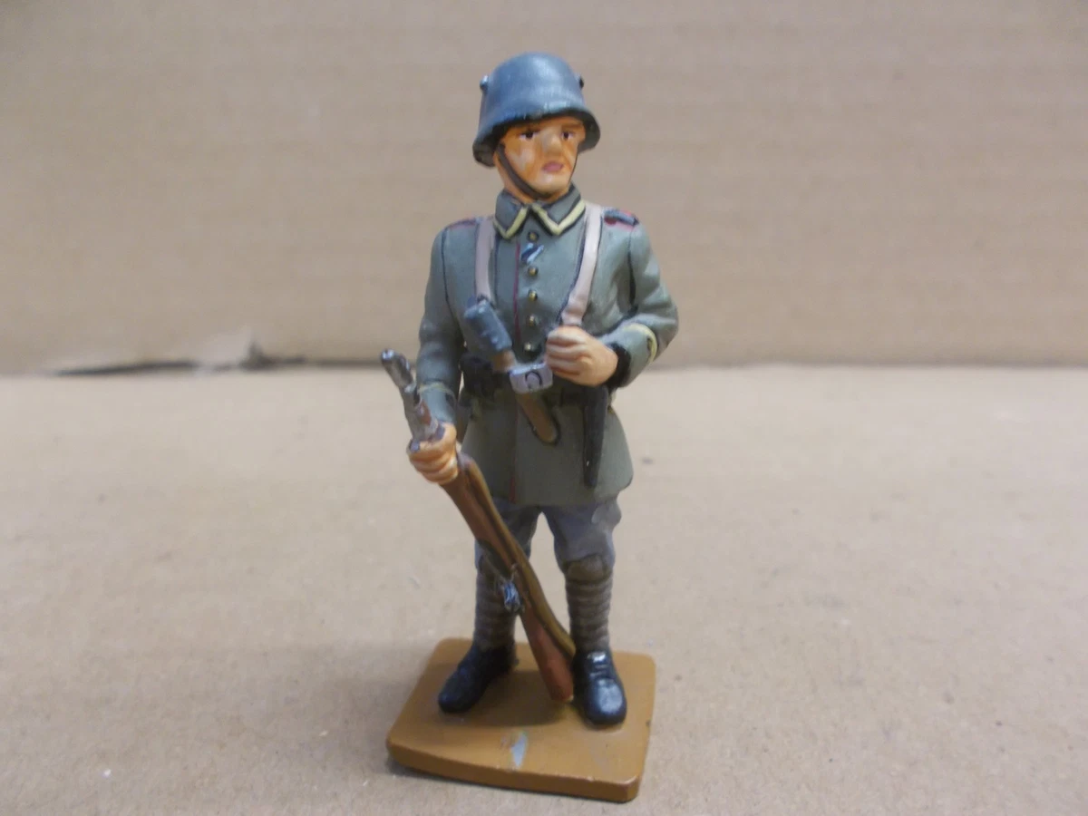 1 lot de 4 soldats de plomb . Lot numéro 2 - Collection