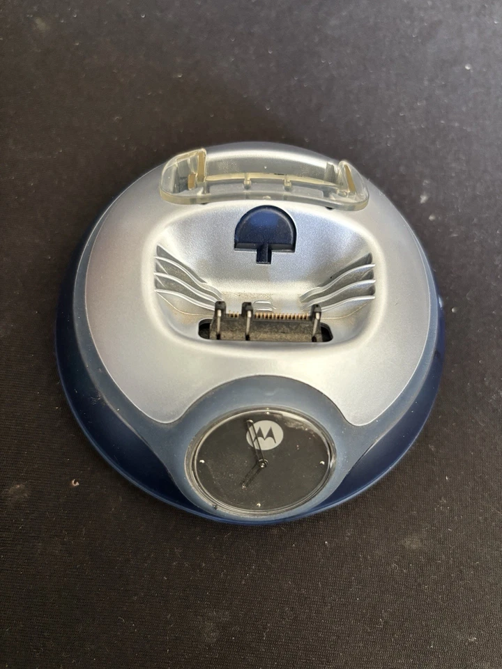 Motorola V60s Flip Phone Verizon Silver Antenna Parts Or Repair PW Locked - Image 3 of 4