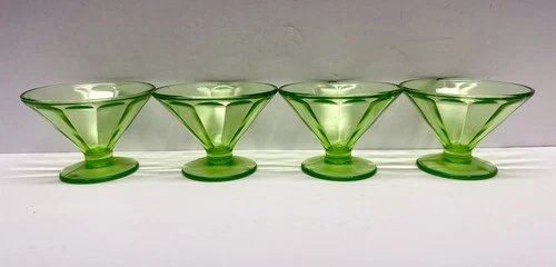 Vintage Anchor Hocking  Green Depression Glass Uranium glow  Sherbet Cups 4