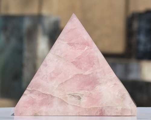 200MM Pink Rose Quartz Crystal Pyramid Aura Healing Chakra Energy Gemstone Point - Picture 9 of 10