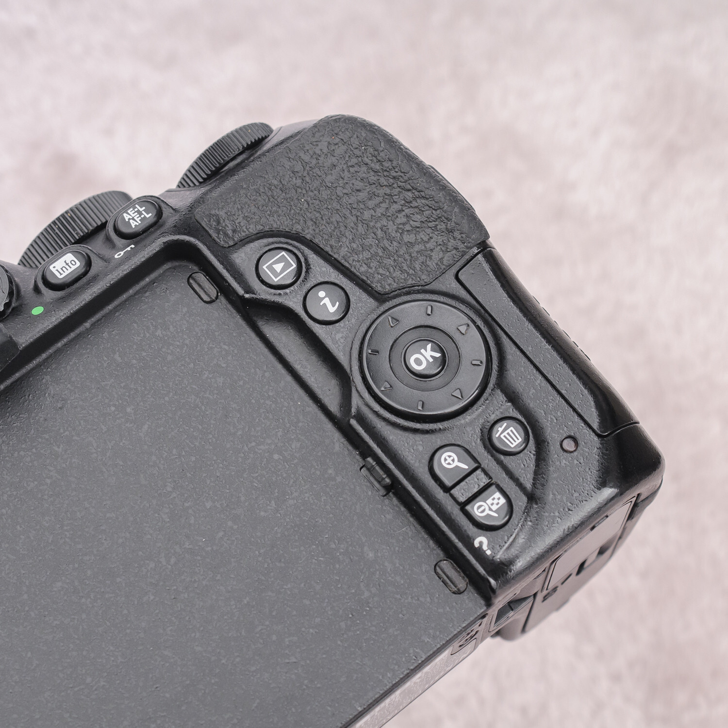 Nikon D5500 Digital SLR Camera Body Kit Nikon 1855mm VR II AFS Lens