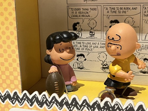 Schleich PEANUTS Football Toy Snoopy Charlie Brown Lucy Set Sealed box  - Bild 4 von 9