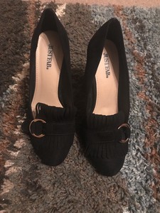 black chunky court heels