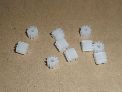 Scalextric car spares Pinions, Motor wire, Magnets, Screws, Eyelets, suppressors - 第 44/49 張圖片