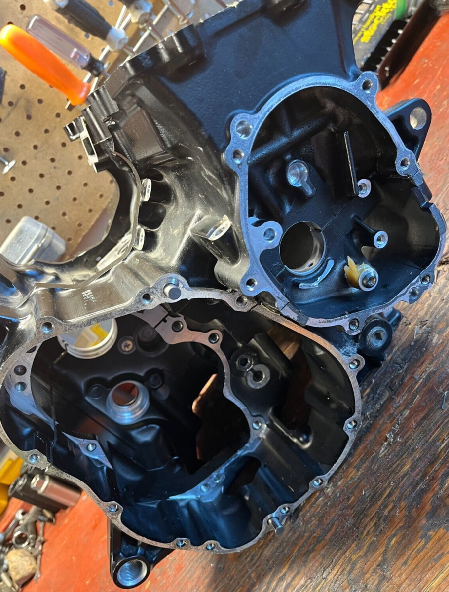 2009-2012 Kawasaki ZX6R ZX600 Crankcase with Hardware 14001-0159