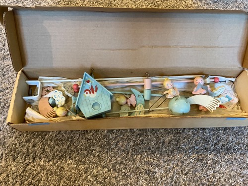 Vintage Hand Painted Mobile By Irmi “Angels” appears complete in box- music work - Picture 3 of 5