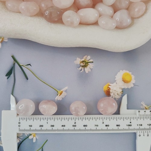 100G Natural Gemstone Tumbled Polished Crystal Pebbles/Tumbles/Chips-Rose Quartz - Picture 3 of 3