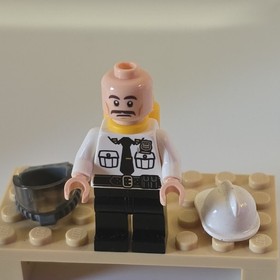 LEGO Batman Movie sh320 Security Guard Fire Helmet Minifigure 70901