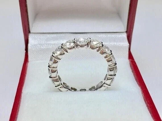 Anillo de eternidad completo de diamantes naturales de corte redondo de 4,0 quilates de oro amarillo de 10 k Foto 2 de 4