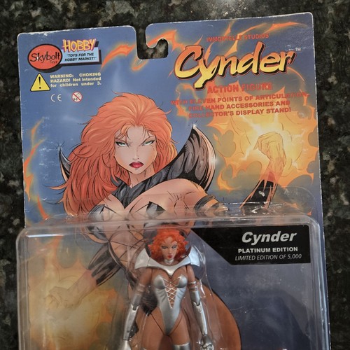Cynder Skybolt Toyz Platinum Limited Edition of 5.000 New Hobby Action Figure - Bild 10 von 13