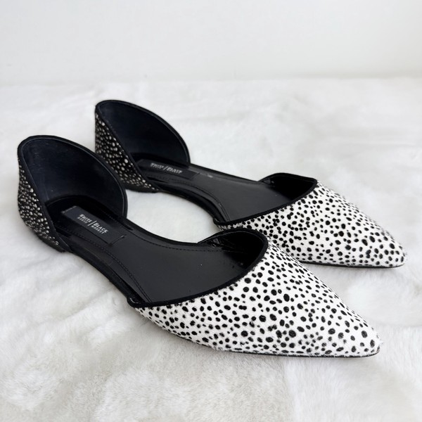 Zapatos planos de pelo de becerro Cosima Black House a lunares para mujer 8’s