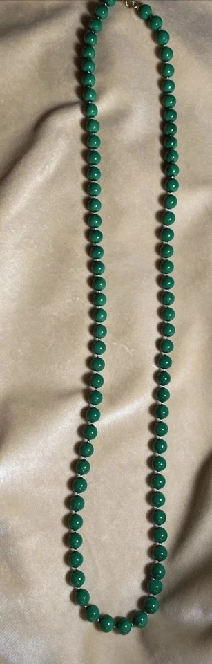 绿色孔雀石 28 宝石项链来自印度抛光光滑,充满活力的石头 — 第 2/4 张图片