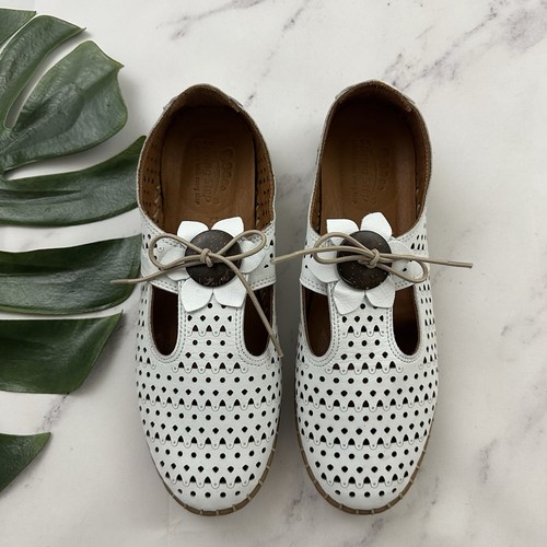 Spring Step Perforated Leather Flats Size 41 White Mary Jane Flower Bow Comfort - Picture 2 of 7