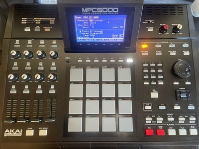 AKAI Professional MPC5000 Music Production Center Sampler Sequencer Tested