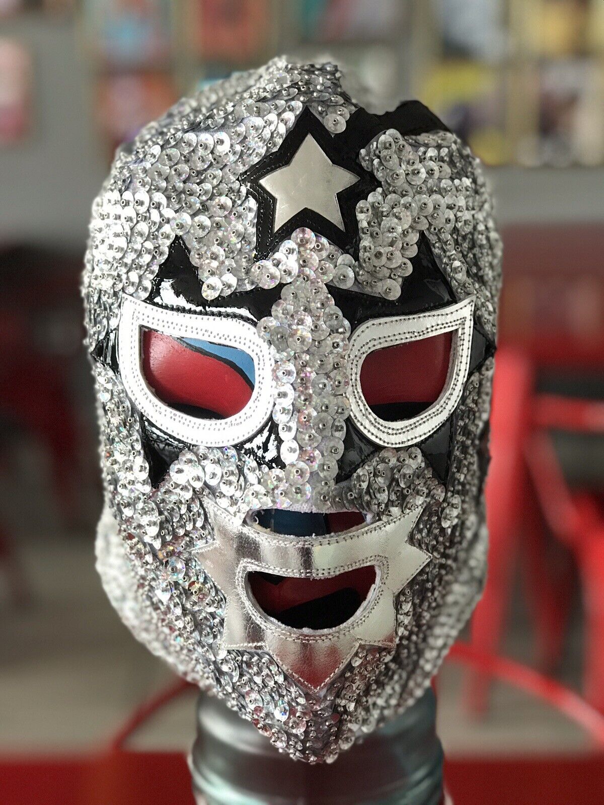 Covid: astros da lucha libre invadem mercado no México em campanha pelo uso  de máscaras