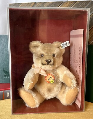 Steiff Jackie Bear 1953 Replica Limited Edition Numbered Steiff Jackie Bear 1953 Replica Limited Edition Numbered