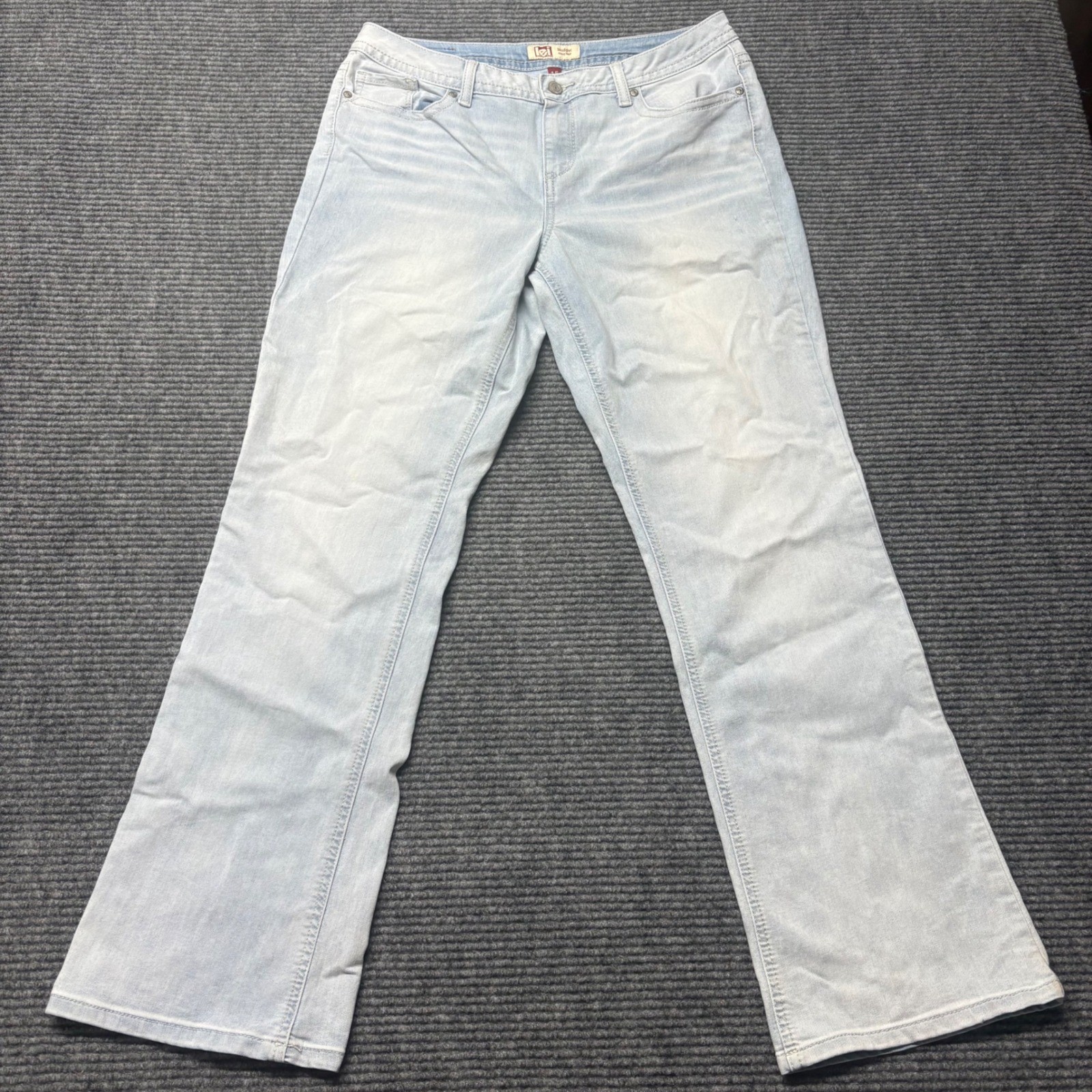 LEI Bridget Curvy Bootcut Jeans Light Wash Denim Embroidered Flap Pocket Size 15
