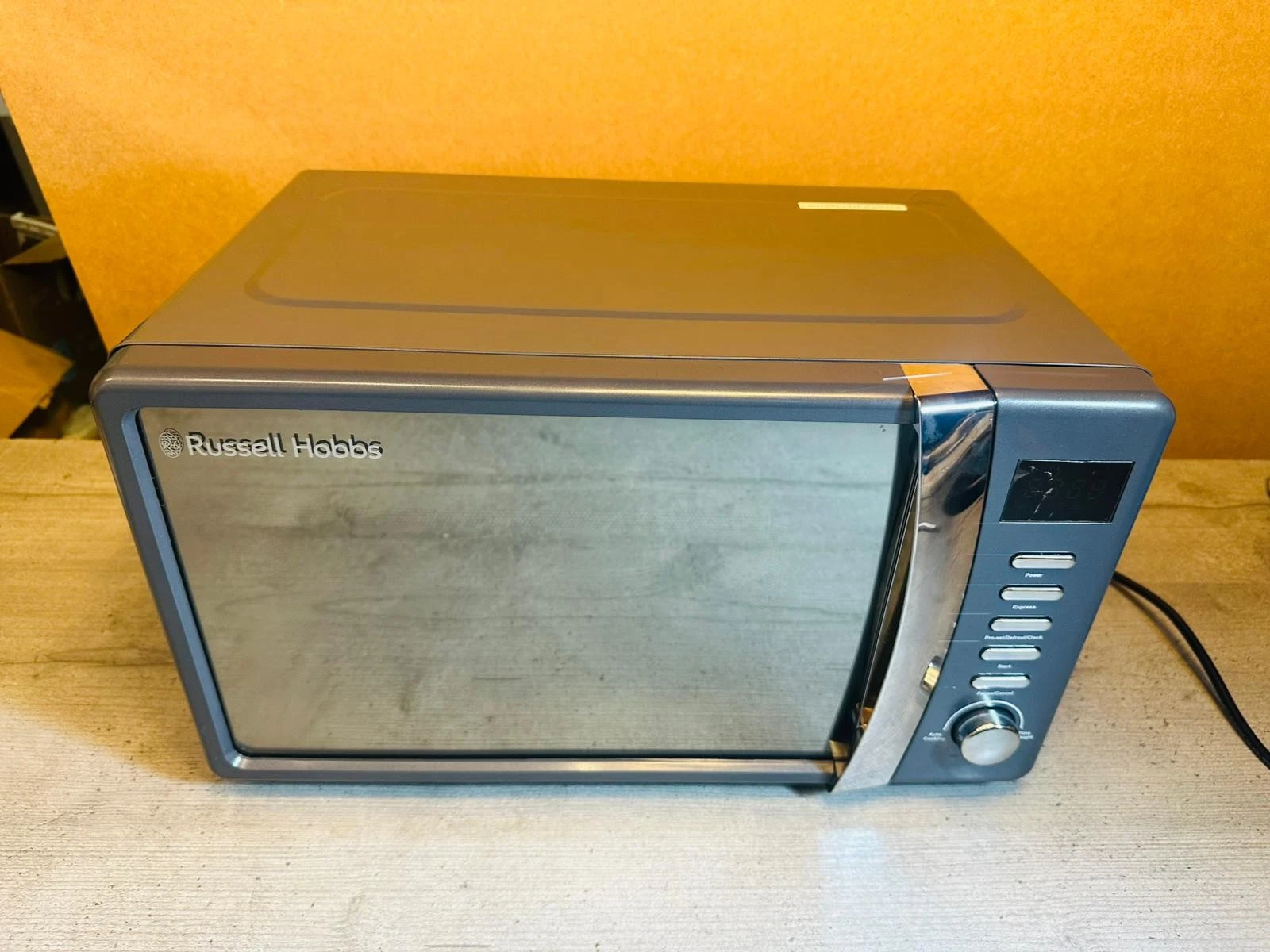 Russell Hobbs Worcester 700W Standard Microwave - Grey
Opens in a new window or tab