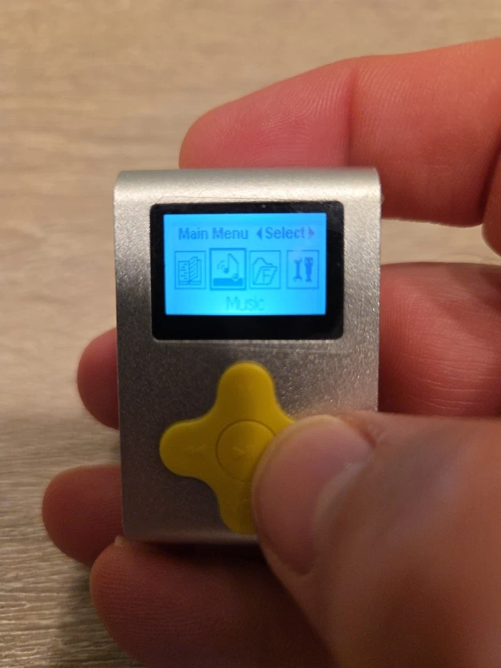 ECLIPSE By J lab Fit Clip 4GB MP3 Player (Silver/Yellow) W/Clip Workout Music - Image 2 of 4