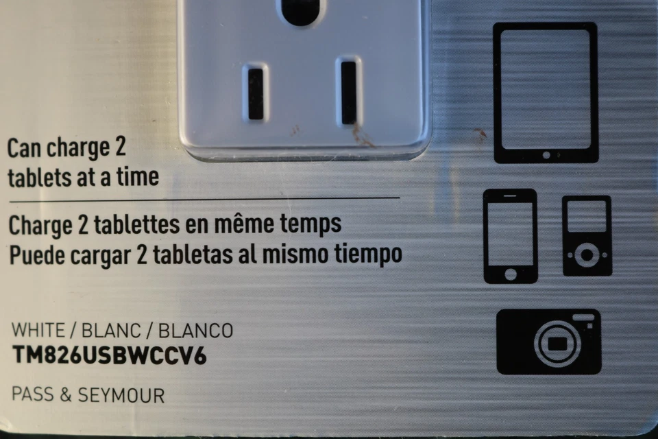 New Legrand 2 USB 3.1A Charger Outlet, TM826USBWCCV6 15 AMP 125 V White - Image 3 of 4