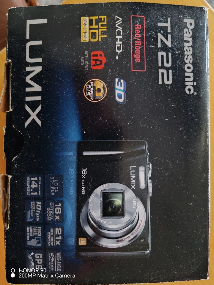Panasonic LUMIX DMC-TZ22 14,1 MP Digitalkamera - Rot, Foto 2 von 2