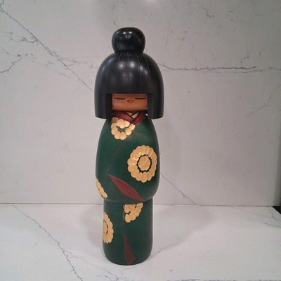 Rare Japanese Kokeshi Doll by Kazuo Takamizawa Green Kimono Girl Mint 9.5''