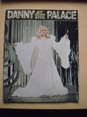 Programm Palace Theatre London Danny Larue im Palace April 1970 - April 1972