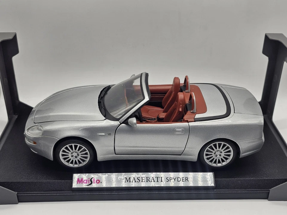 Maserati Spyder Argento 1:18 Maisto Special Edit. In Box - Immagine 2 di 4