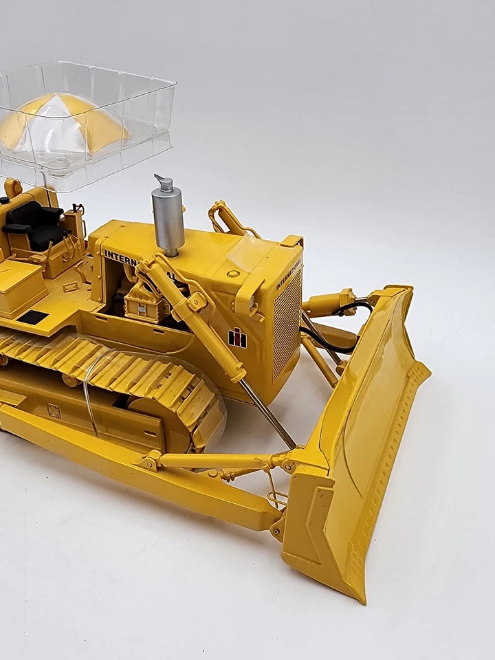 First Gear International TD-25 Crawler With Sheep's Foot Compactor - Image 2 of 4