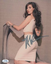 Alison Brie Sexy Autographed Signed 8x10 Photo ACOA