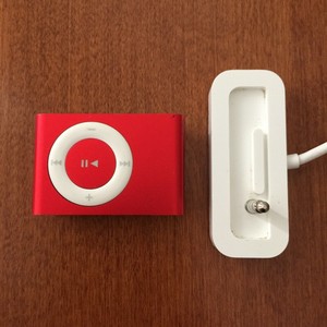 Apple Ipod Shuffle 2nd Gen Product Red Special Edition 2gb A14 W Charge Dock Ebay