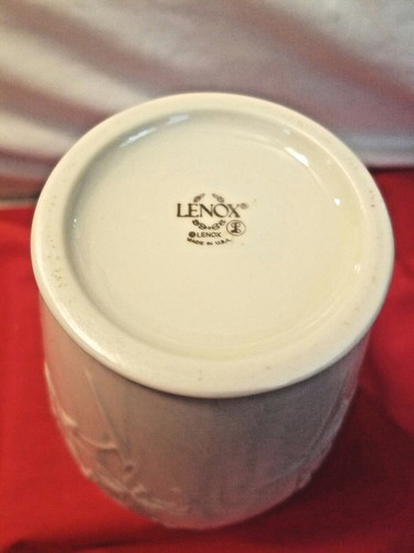 Vintage Lenox Ivory Gold Trim Embossed Floral Designed Vase 7 1/2" Tall - Picture 4 of 6