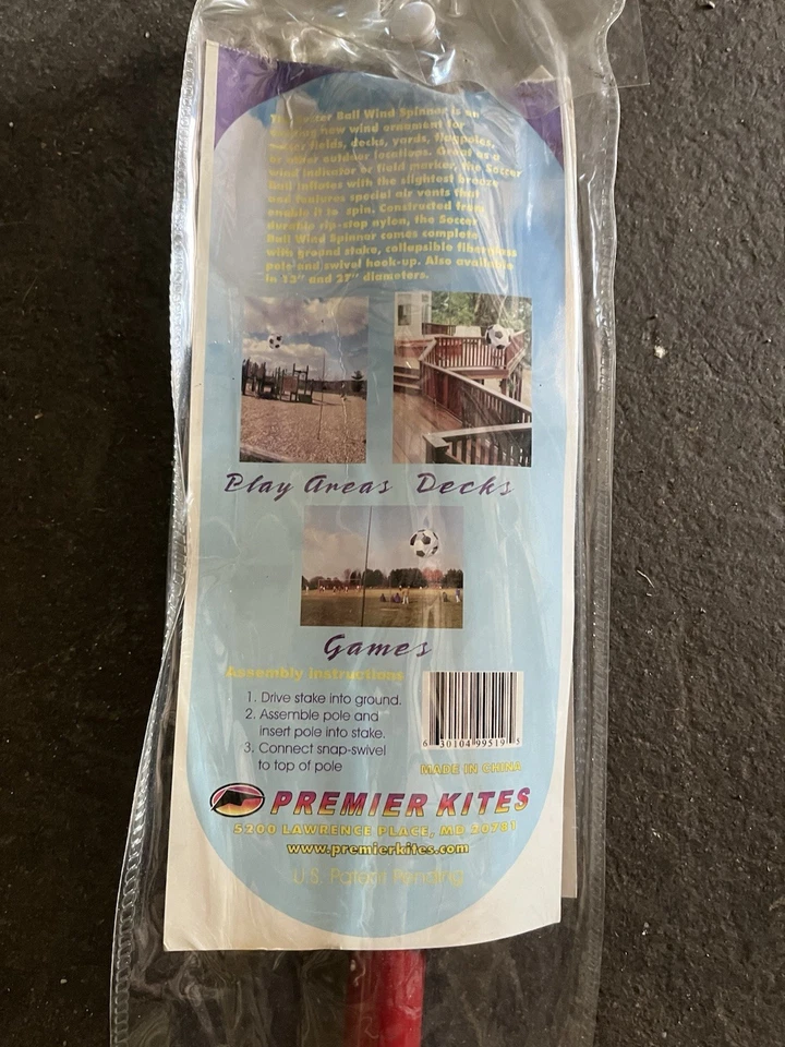 Balón de fútbol de 18 pulgadas Wind Spinner de Premier Kites - Decoración de torneo de fútbol Foto 3 de 3