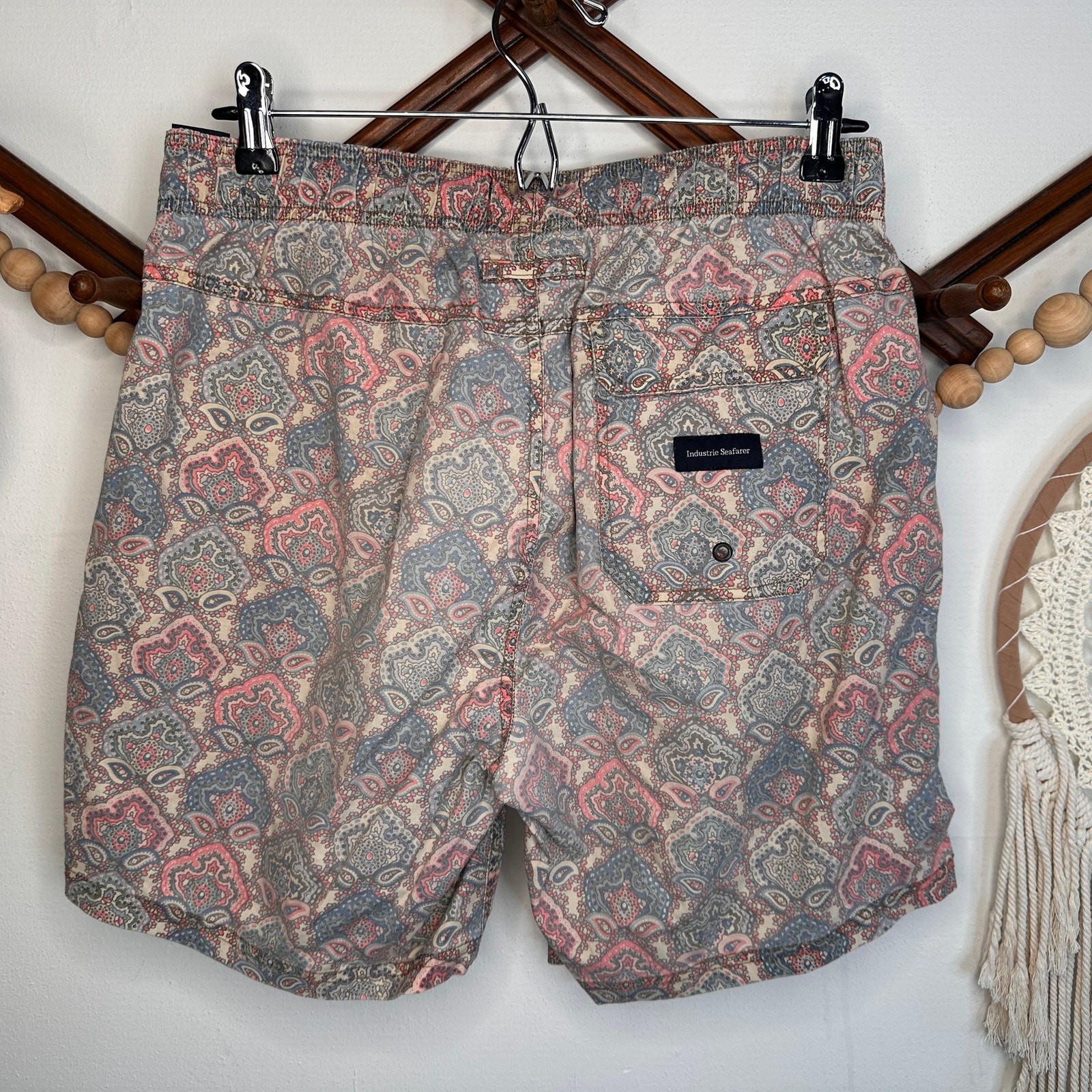 Industrie Australia Pattern Drawstring Shorts M - image 2
